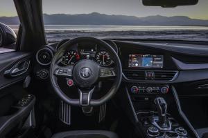 Alfa Romeo Giulia Quadrifoglio Nero Edizione 2018 года  (NA)